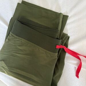 FIGS livingston regular waisted scrub pants